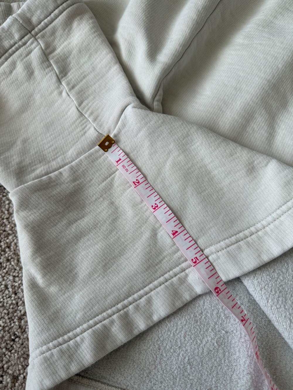 Wilfred Aritzia Cream Relaxed Fit Sweatshorts - Picture 6 of 7